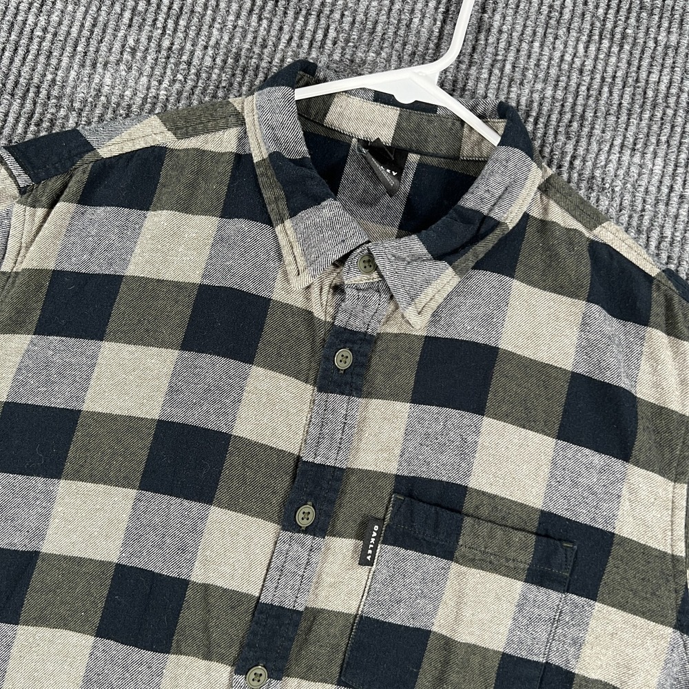 Oakley Shirt Mens Medium Green Gray Plaid Long Sleeve Button Up Flannel Casual‎